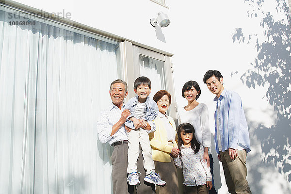 Mehrgenerationen Familie japanisch