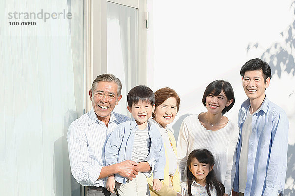 Mehrgenerationen Familie japanisch