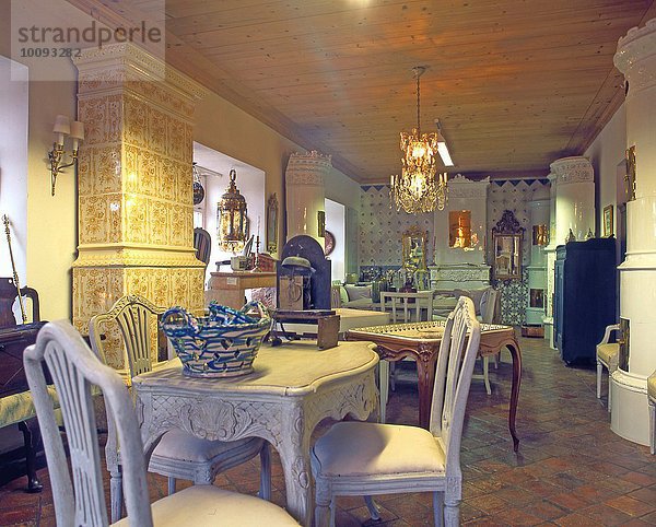 Old-Fashioned Zimmer mit Kachelöfen