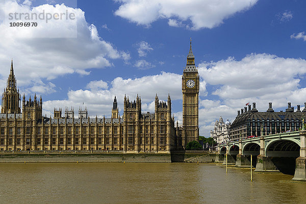 Glockenturm Big Ben und Parlament oder Houses of Parliament  Themse  London  England  Großbritannien  Europa
