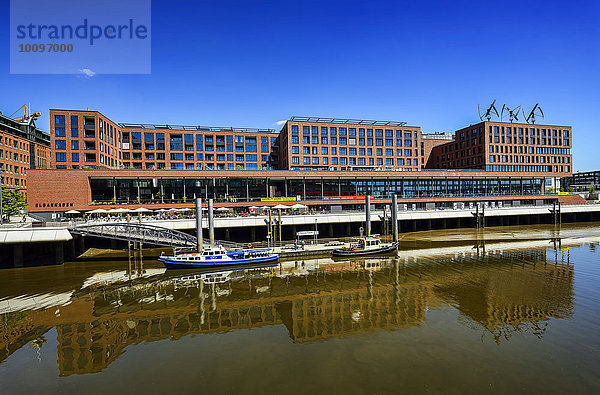 Elbarkaden und Magdeburger Hafen in der Hafencity  Hamburg  Deutschland  Europa