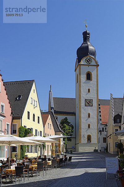 Pfarrkirche St. Jakob am Marktplatz  Schwandorf  Oberpfalz  Bayern  Deutschland  Europa