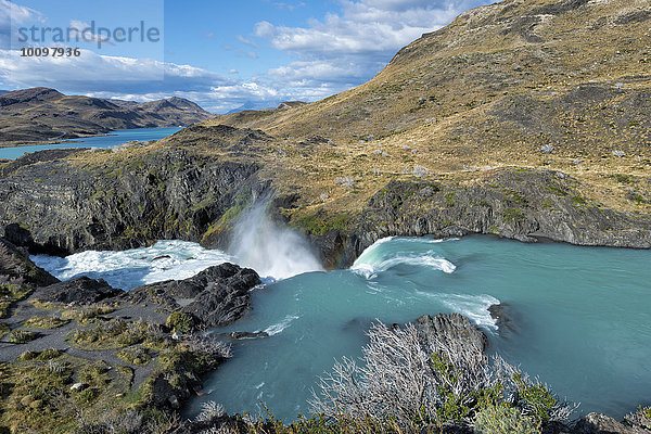 Wasserfall  Nationalpark Torres del Paine  Patagonien  Chile  Südamerika
