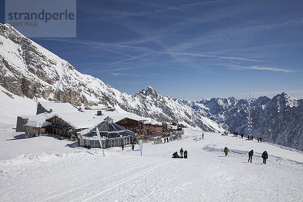 Berghütte Sonn Alpin  2600m  Zugspitzplatt  Zugspitze  Oberbayern  Bayern  Deutschland  Europa