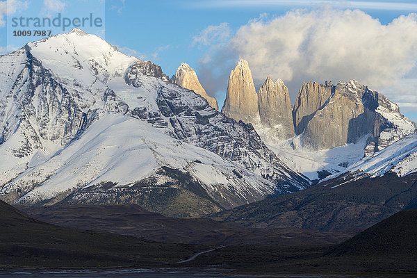 Cuernos del Paine und die Torres  Nationalpark Torres del Paine  Patagonien  Chile  Südamerika