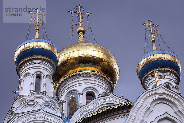 Kuppeln der russisch-orthodoxen Kirche St. Peter und Paulus  Karlsbad  Böhmen  Tschechien  Europa