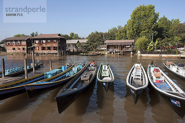 Longtail-Boote  Nyaungshwe  Inle-See  Shan-Staat  Myanmar  Asien