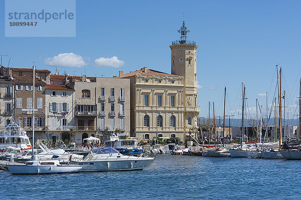 Hafenbecken  Hôtel de Ville mit achteckigem Turm  La Ciotat  Provence-Alpes-Côte d'Azur  Frankreich  Europa
