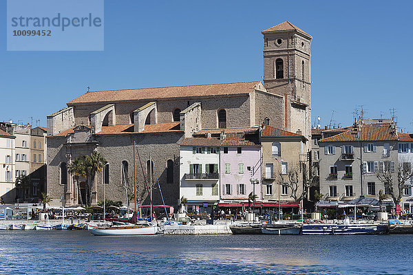 Kirche Notre-Dame-du-Port am Hafen  La Ciotat  Provence-Alpes-Côte d'Azur  Frankreich  Europa