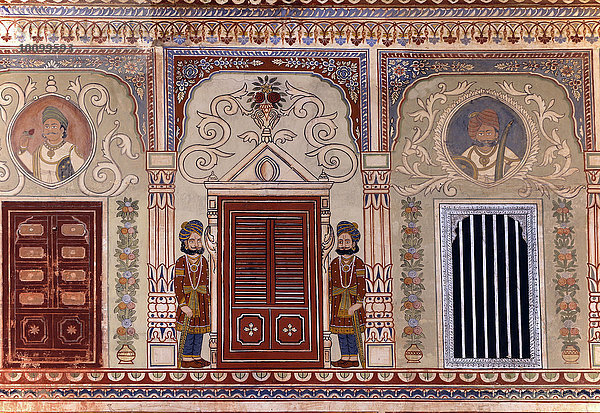 Wandmalereien im Innenhof  Dr. Ramnath A. Podar Haveli Museum  Nawalgarh  Jhunjhunu District  Rajasthan  Indien  Asien