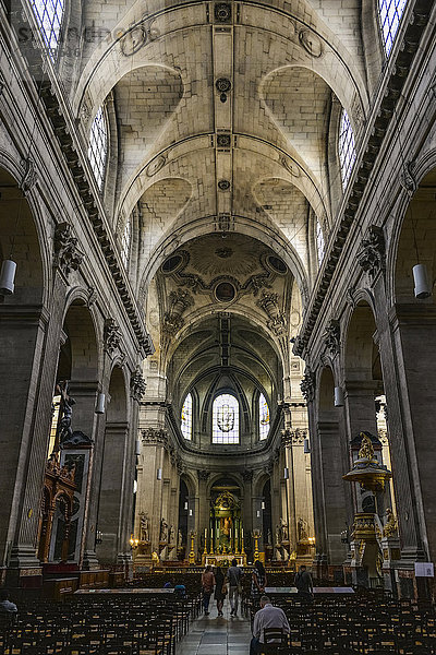 Kirchenschiff der Pfarrkirche Saint Sulpice  Saint-Germain-des-Prés  Paris  Frankreich  Europa