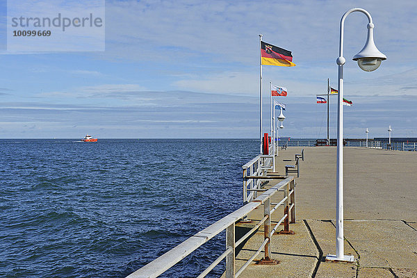 Landungsbrücke in der Nordsee  Helgoland  Schleswig-Holstein  Deutschland  Europa