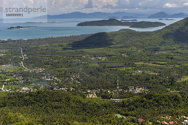 Ausblick vom Aussichtspunkt in Lamai über die Insel  Koh Samui  Thailand  Asien