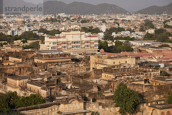 Ausblick auf Stadtpalast  Jaipur  Rajasthan  Indien  Asien