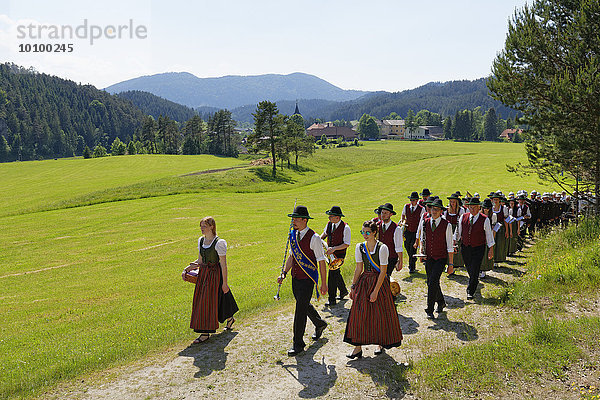 Fronleichnamsprozession  Rohr im Gebirge  Industrieviertel  Niederösterreich  Österreich  Europa