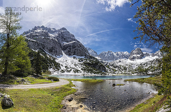 Seebensee  Vorderer Tajakopf  Schartenkopf und vorderer Drachenkopf  Wettersteingebirge  Tirol  Österreich  Europa