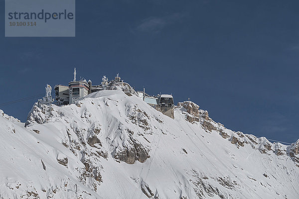 Bergstation auf der Zugspitze  Wettersteingebirge  Bayern  Deutschland  Europa