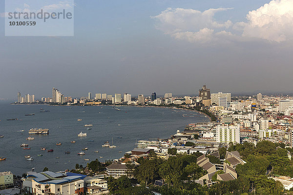 Stadtansicht  Bucht von Pattaya  Pattaya  Provinz Chon Buri  Thailand  Asien