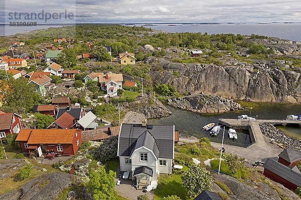 Ausblick über Schäreninsel mit Ort Landsort  Insel Öja  Nynäshamn  Schweden  Europa