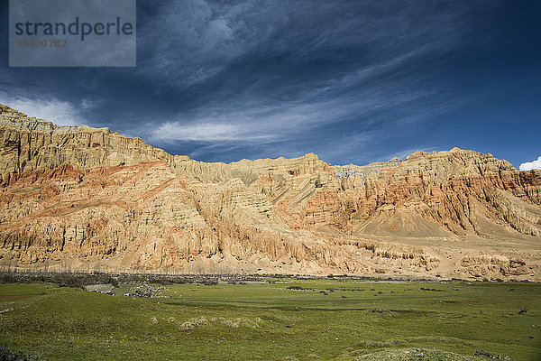 Rote Felsformationen Red Cliffs  Erosionslandschaft  Dhakmar  ehemaliges Königreich Mustang  Nepal  Asien