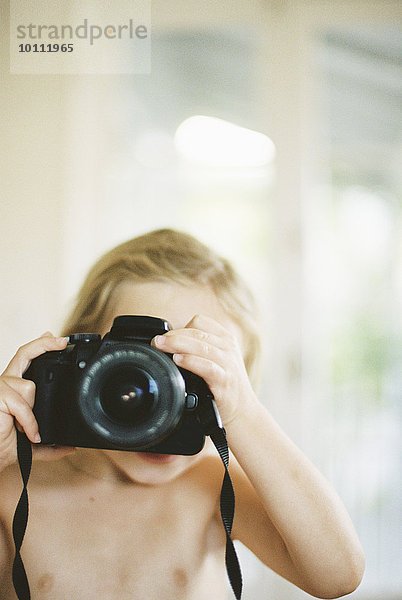 Fotografie nehmen jung nackt Mädchen