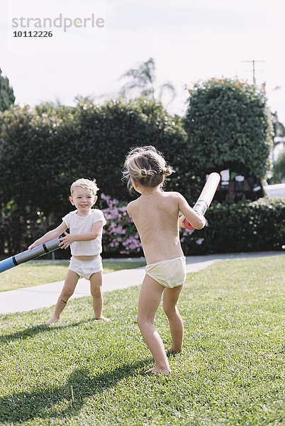 Junge - Person Hemd Garten 2 jung Kleidung Mädchen spielen Shorts