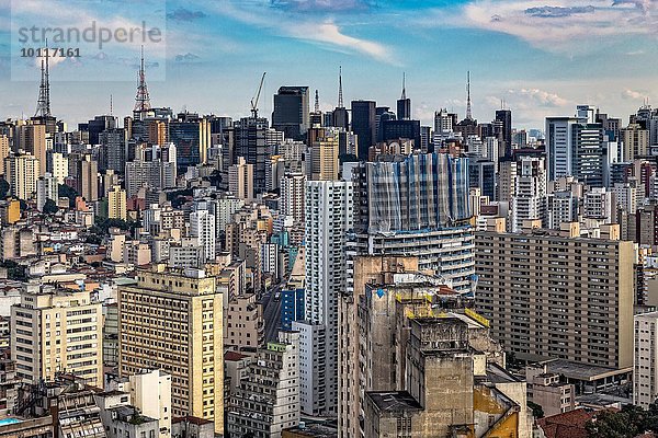 Blick auf Wolkenkratzer und Skyline  Sao Paulo  Brasilien
