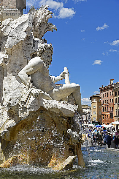 Vier Ströme Brunnen  Fontana dei Quattro Fiumi  Piazza Navona  Platz  Rom  Latium  Italien  Europa
