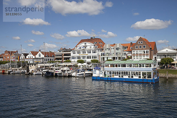 Vorderreihe  Ostpreußenkai  Travemünde  Lübeck  Schleswig-Holstein  Deutschland  Europa