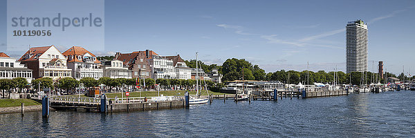 Travepromenade  Ostpreußenkai  Travemünde  Lübeck  Schleswig-Holstein  Deutschland  Europa