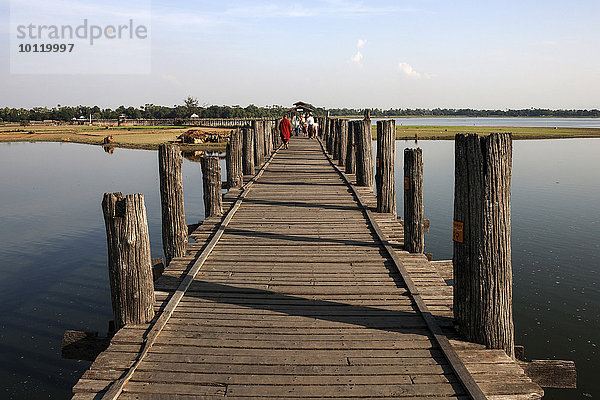U Bein-Brücke und Taungthaman-See  Amarapura  Division Mandalay  Myanmar  Asien