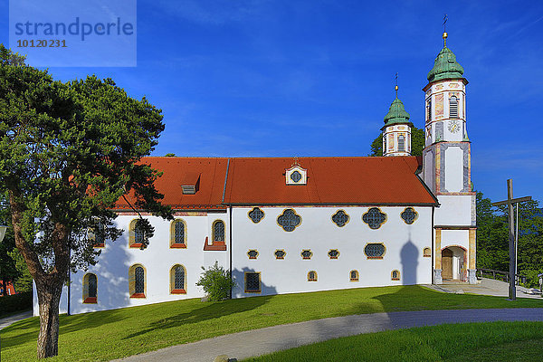 Heilig-Kreuz-Kirche  Bad Tölz  Oberbayern  Bayern  Deutschland  Europa