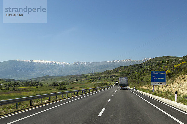 Neue Landstrasse nach Gjirokastër  Albanien  Europa