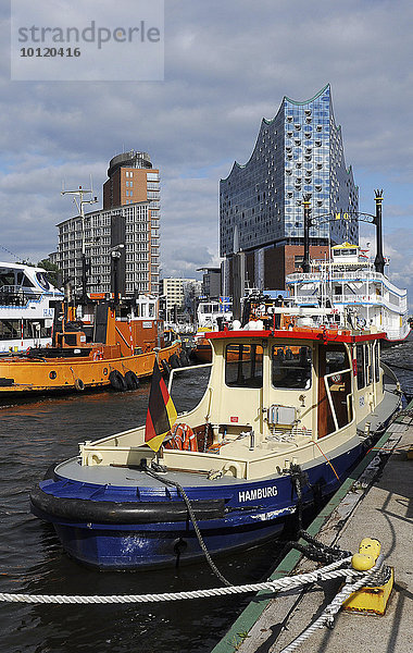 Hamburger Hafen  Blick auf die Kehrwiederspitze mit Elbphilharmonie  Hamburg  Deutschland  Europa