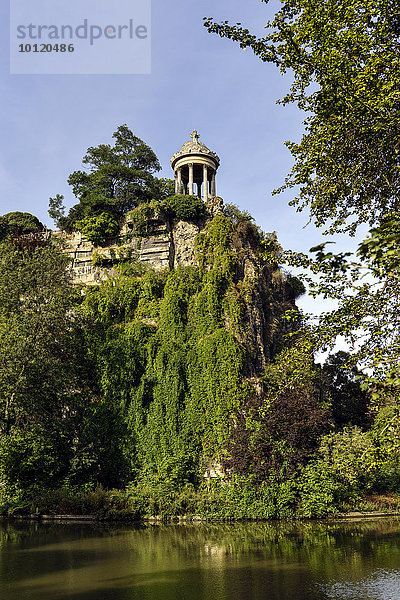 Sibyllentempel  Temple de la Sibylle  Rotunde auf der Insel Île du Belvédère im Parc des Buttes-Chaumont  Paris  Frankreich  Europa