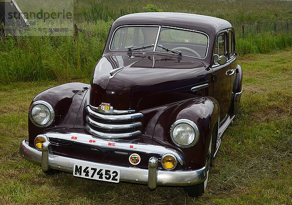 Oldtimer  Opel Kapitän Sedan HCV  1951  Skurup  Schweden  Europa