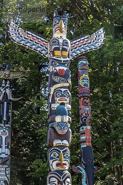 Totempfähle  Stanley Park  Vancouver  Provinz British Columbia  Kanada  Nordamerika