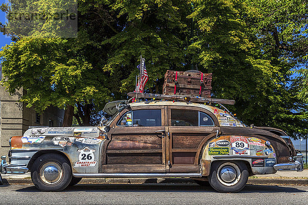 Chrysler Town & Country  Oldtimer aus den 1950er Jahren  Vancouver  Provinz British Columbia  Kanada  Nordamerika