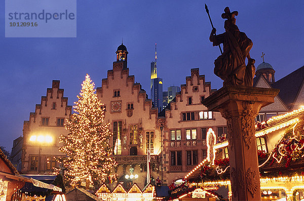 Weihnachtsmarkt  Römer  Frankfurt  Hessen  Deutschland  Europa