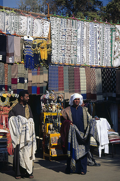 Souvenirs auf dem Bazar  Assuan  Ägypten  Afrika