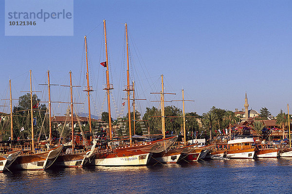 Hafen von Side  Türkische Riviera  Türkei  Asien