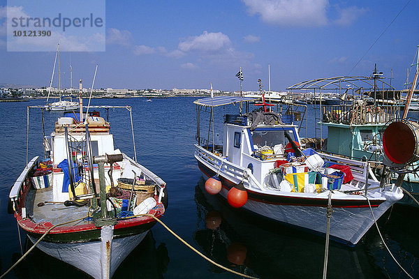 Fischerboote im Hafen  Paphos  Zypern  Europa