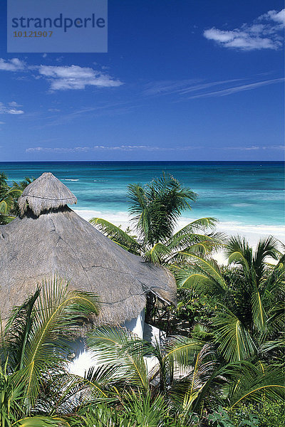 Blick auf eine Hütte eines Hotels im Biosphärenreservat Sian Ka´an  Riviera Maya  Yucatan  Mexiko  Nordamerika