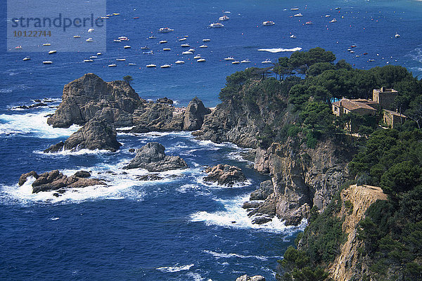 Wilde Küste bei Tossa de Mar  Costa Brava  Katalonien  Spanien  Europa