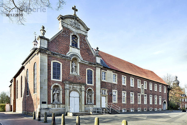 Die katholische Pfarrkirche zur unbefleckten Empfängnis  Stadtteil Gemen  Borken  Münsterland  Nordrhein-Westfalen  Deutschland  Europa