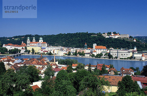 Blick über die Donau auf Passau  Niederbayern  Bayern  Deutschland  Europa