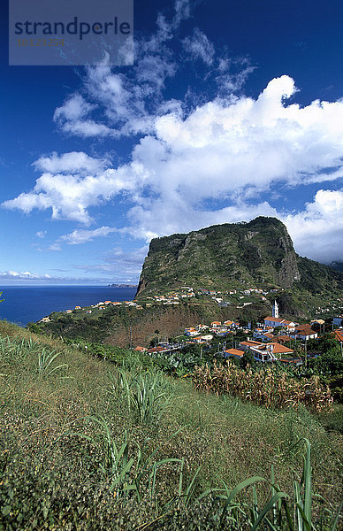 Blick auf Faial und Adlerfelsen  Madeira  Portugal  Europa