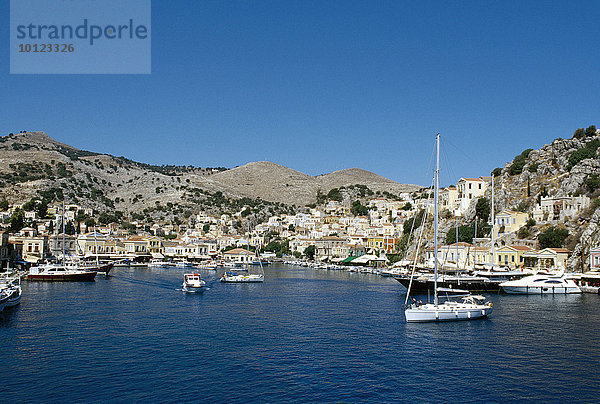 Hafen der Insel Symi bei Rhodos  Dodekanes  Griechenland  Europa