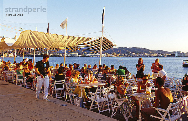 Café del Mar in San Antonio  Ibiza  Balearen  Spanien  Europa