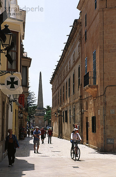 Straßenszene in Ciutadella  Menorca  Balearen  Spanien  Europa